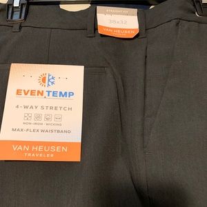 Men’s Van Heusen charcoal flat front dress pants